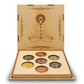 Pregiata scatola in legno pirografato a intarsio “YOGA” con Set di 7 pietre dei Chakra