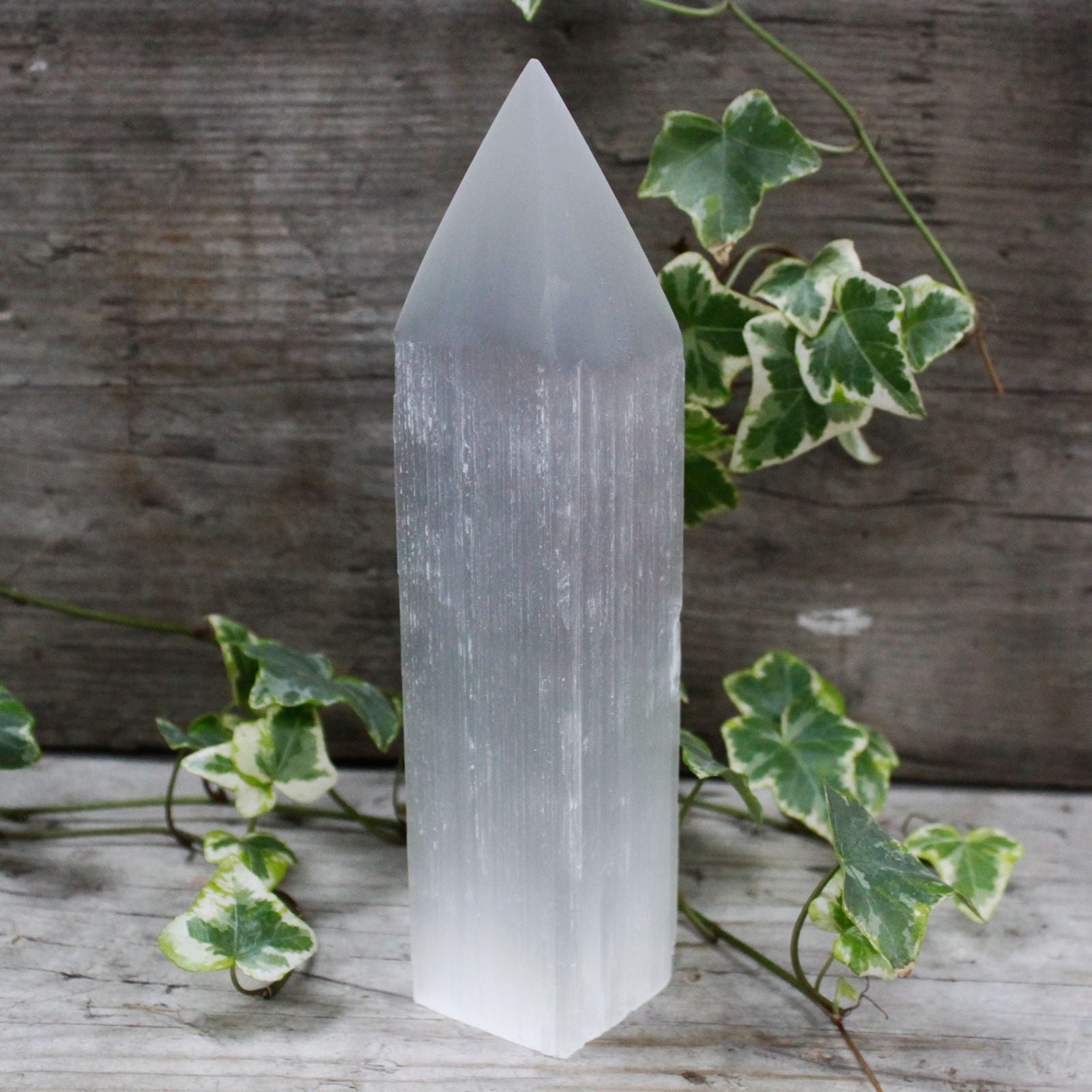 Torre in Selenite a Punta 20 cm