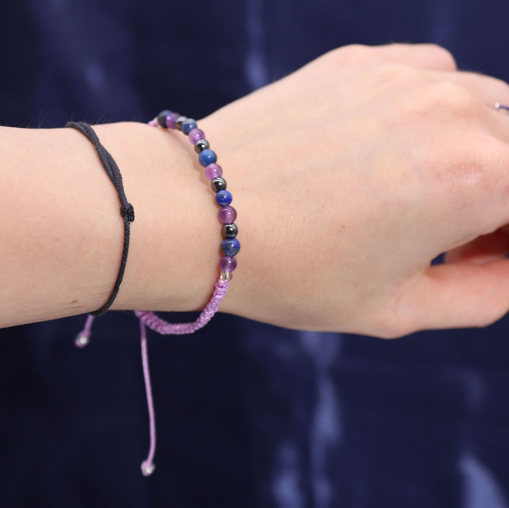 Candela Zodiacale Acquario con Bracciale di Pietre Naturali – Fragranza Amethyst Crystal & Amber