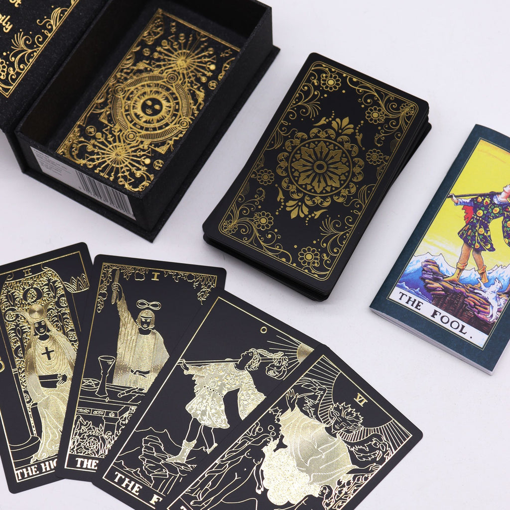 Mazzo di Tarocchi Gold Foil – 78 Carte con Dettagli in Oro e Libro Guida