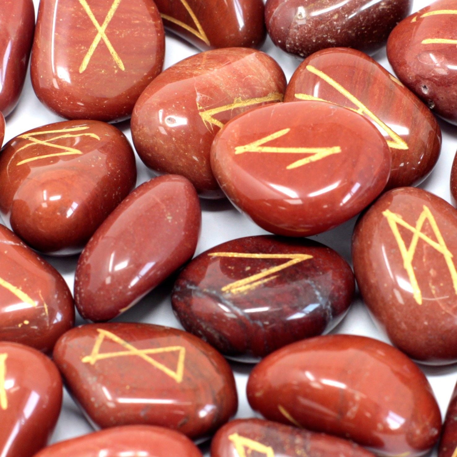 Rune Diaspro Rosso Set da 25 Rune con Sacca Personalizzata